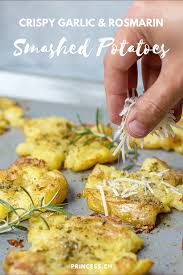 Knusprige Kartoffeln Mit Knoblauch Rosmarin Food Reiseblog Princess Ch Rezept Knusprige Kartoffeln Kartoffelbeilagen Hauptgericht