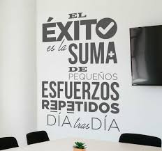 El éxito, esa cima que muchos quieren alcanzar. Adhesivo De Frases De Exito Tenvinilo