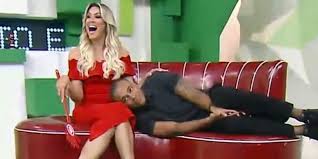design by lidiane brandolff melhor visualização: Seios Explodindo Fotos De Calcinha Relacao Com Denilson E Casamento Renata Fan Aos 42 Tem Vida Escancarada Fofocas E Famosos