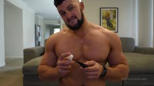 Bodybuilder Nath Wyld Playing With A Toy | PornX