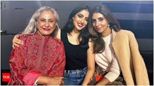 Navya Nanda skips tagging Aishwarya Rai Bachchan in an emotional post after  making her ramp walk debut | Hindi Movie News - Times of India