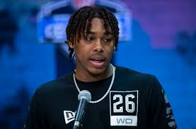 The 2020 nfl draft kicked remotely across the country with the first round thursday night. 2020 Nfl Draft 5 Players Eagles Could Take In Round 1