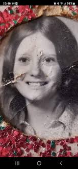 Linda photo bombed your family reunion photos