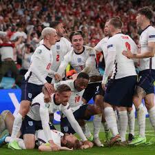 England are surprisingly the favorites heading into the final match, as both raheem sterling and harry kane have been vital in carrying their team's attack through the group and knockout stages. Pr8ayk1k Qiqsm