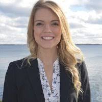 Lindsay Mosher's Instagram, Twitter & Facebook