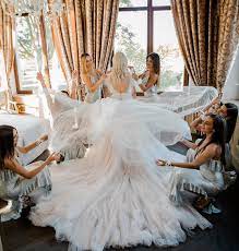 Andreea bălan, îmbrăcată în rochie de mireasă! Andreea Balan On Instagram Rochia De Mireasa Este Cea Mai Importanta Rochie Din Viata Unei Femei Trezeste Cele Mai Intense Wedding Dresses Dresses Wedding