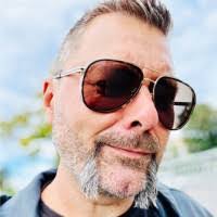 Eric Gundersen's Instagram, Twitter & Facebook