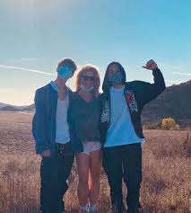 Jamie lynn spears, britney's younger sister, also found herself under attack online, from individuals urging her to save britney from the situation. How Old Are Britney Spears Kids Photos Of Sean And Jayden