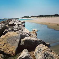 Mas le sauvageon je venkovský hotel nabízející parkování zdarma, rovnou střechu k opalování a konírnu, a také výhled na camargue, který je asi 3.9 km daleko. Plage De Grand Radeau Photo Personnelle All Rights Reserved Thank S Photo De Promenade A Cheval Chez Elise Saintes Maries De La Mer Tripadvisor