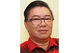 Pada pemilihan parti tahun 2008, datuk seri mah dipilih delegasi parti sebagai salah seorang daripada tiga naib presiden gerakan. Huan Keeps Resignation Promise Now That Chow Is Cm The Star