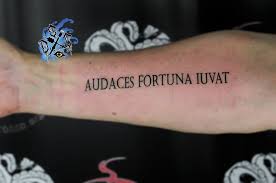 Tek fark 4) adiuvat ve juvat(/iuvat) arasında da bir fark yoktur. Facebook