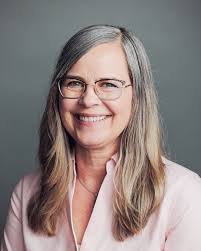 Lorna Benson's Instagram, Twitter & Facebook