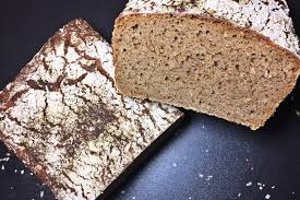 Roggensauerteigbrot 100 Roggen Roggenvollkornmehl In 2020 Brot Backen Teig Lecker Schmecker Rezepte