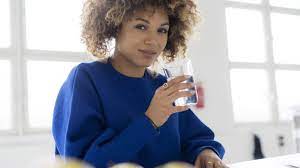 7 Grunde Warum Du Regelmassig Warmes Wasser Trinken Solltest Fit For Fun