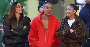 Biểu hiện gây chú ý của vợ chồng Justin Bieber giữa ồn ào hôn nhân rạn nứt | Báo Dân trí
