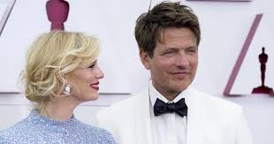 Danish director thomas vinterberg drew applause and laughs here today talking up the commune , his period drama which is loosely based on his own childhood experiences growing up as part of a. 9qlq1uzqqdiwrm
