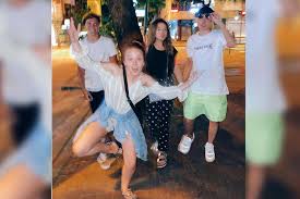 Suposto novo namorado de larissa manoela declara me conquistou. Larissa Manoela E Maisa Saem De Casal Com Os Namorados No Rio De Janeiro Rondonia Dinamica