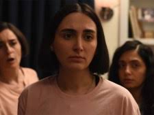 Spin Doctors Frontman Chris Barron Shares Solo Rocker 'April and May'