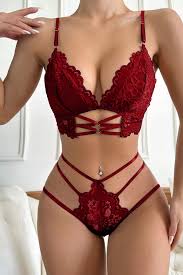 Rose Alexandra Kadın Siyah Cut-Out Dantel Detaylı Sexy Sütyen ve Külot  Takımı Fiyatı, Yorumları - Trendyol