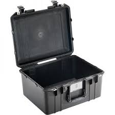 The cylinders bores were attached to the outer case at the 12, 3, 6 and 9 o'clock positions) for greater rigidity around the head gasket. 1745bow Pelican Air Rolling Bow Case South Pak Inc South Pak Inc