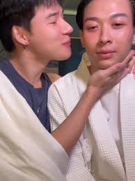 MEREKA BERDUA YG KISSEU KISSEU NGAPA MEREKA YG SALTING ?!! 🫵🏻😡🤣😭  @นิกที่เล่นเป็นเฟยหลง @เซกิที่เป็นช่างแต่งหน้า #nickseki #nicksteiner  #itnickz #sekiofficiall030 #thaiactor #cintaku #fyp #couple ...