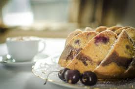 Eine springform mit rhodoneinsatz fetten, die hälfte des teiges einfüllen und diesen glattstreichen. Saftiger Nutella Marmorkuchen Mit Kirschen Backina De