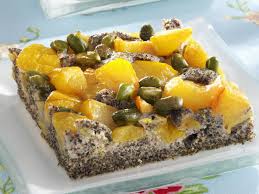 mohnkuchen mit mirabellen und pistazien rezept kuchen rezepte kochen und backen