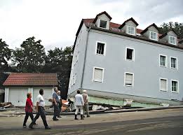 Das haus wurde 1680 in der heutigen gestalt gebaut. Hochwasser Das Schiefe Haus Von Freital Mapio Net