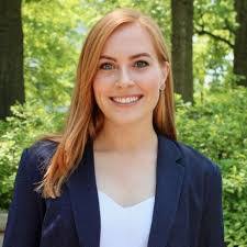 Laura Cottrell's Instagram, Twitter & Facebook