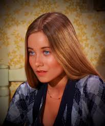 Maureen McCormick 1990 vs 2010