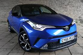 Spécificités, dynamic n'est possible qu'en 1.8 l 122 ch, les collection et premiere étant réservées au 2.0 litres 184 ch. Toyota C Hr Dynamic 1 2 Cvt Review Car Indicators