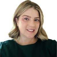 Amanda Henning's Instagram, Twitter & Facebook