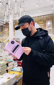 Daniel Verlaan On Twitter Een Momentje Dit Mijn Boek Ligt Vanaf Vandaag In De Winkel Van De Ako Tot De Bruna En Ging Even Een Kijkje Nemen In De Prachtige Nieuwe Broese