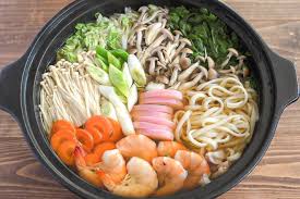 具材たっぷり！だしから作る「絶品うどんすきレシピ」で心も体も癒されよう