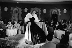 Imaginea femeii in perioada interbelica. ExtravaganÈ›a Modei Din BucureÈ™tiul Interbelic Blog Iutta