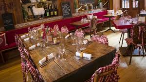 The restaurant winstub la grappe d'or accomodates you within a richly decorated typical framework. Restaurant Winstub Le Chambard Kaysersberg Vignoble Visit Alsace