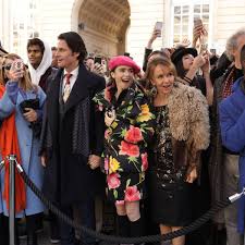 I swoon over good public transportation. Emily In Paris Season 1 Finale Recap Episode 10