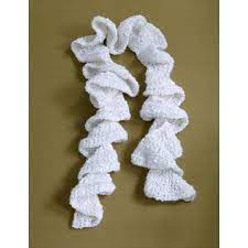 Made of worsted/abran weight yarn, it works up quickly, and all you need to know is how to knit, purl, cast on and bind off. North Pole Ruffle Scarf Crochet Crochet Scarf Pattern Free Crochet Ruffle Scarf Scarf Crochet Pattern