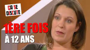 La distinction de genre ne peut se faire que si possesseur et possédé sont au singulier. Premiere Fois Elle La Vit A Ses 12 Ans Ca Se Discute Youtube