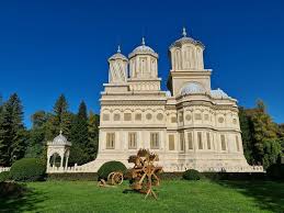 Curtea de arges este un municipiu din judetul arges, muntenia, romania. Incursiune Spre Transfagarasan Prin Curtea De Arges Poenari Vidraru