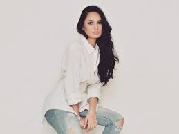 Izara aishah binti hisham (born 28 september 1992) is a malaysian actress and model. Izara Aishah Bakal Muncul Dalam Filem Sekuel Ombak Rindu News Features Cinema Online