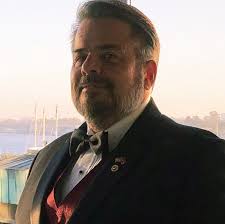 Alan Hulett's Instagram, Twitter & Facebook