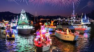Boat decorations for boat parades 2020. Christmas Boat Parades In La And Orange Counties