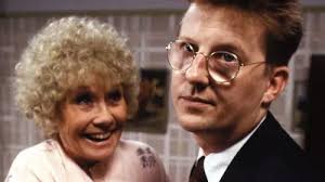 Grieving Coronation Street cast given time off from filming to mourn for  soap icon Liz Dawn