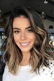 18 Medium Length Hairstyles For Thick Hair Short Hair Styles Hair Styles Thick Hair Styles