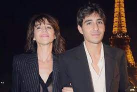 We did not find results for: Charlotte Gainsbourg Son Fils Ben Attal Est Le Sosie De Son Pere Ils Se Ressemblent Comme