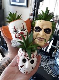 Which black flower is your favorite?!🖤🥀