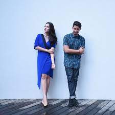 Kain batik panjang / kain batik / bahan kebaya / kain ibu lahiran: Tampil Serasi Bersama Pasangan Cobalah 10 Padu Padan Baju Couple Ala Pasangan Selebriti Ini Pasti Tampilan Makin Keren
