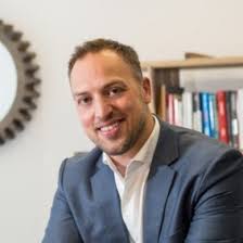 Les derniers 10 mois furent chargés en travail et en émotion. Le 25 juin  2024, j'ai terminé avec succès le Programme de sécurité nationale** du  Collège des Forces canadiennes à Toronto. De