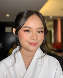 K Y L A 🪷 MAKE UP